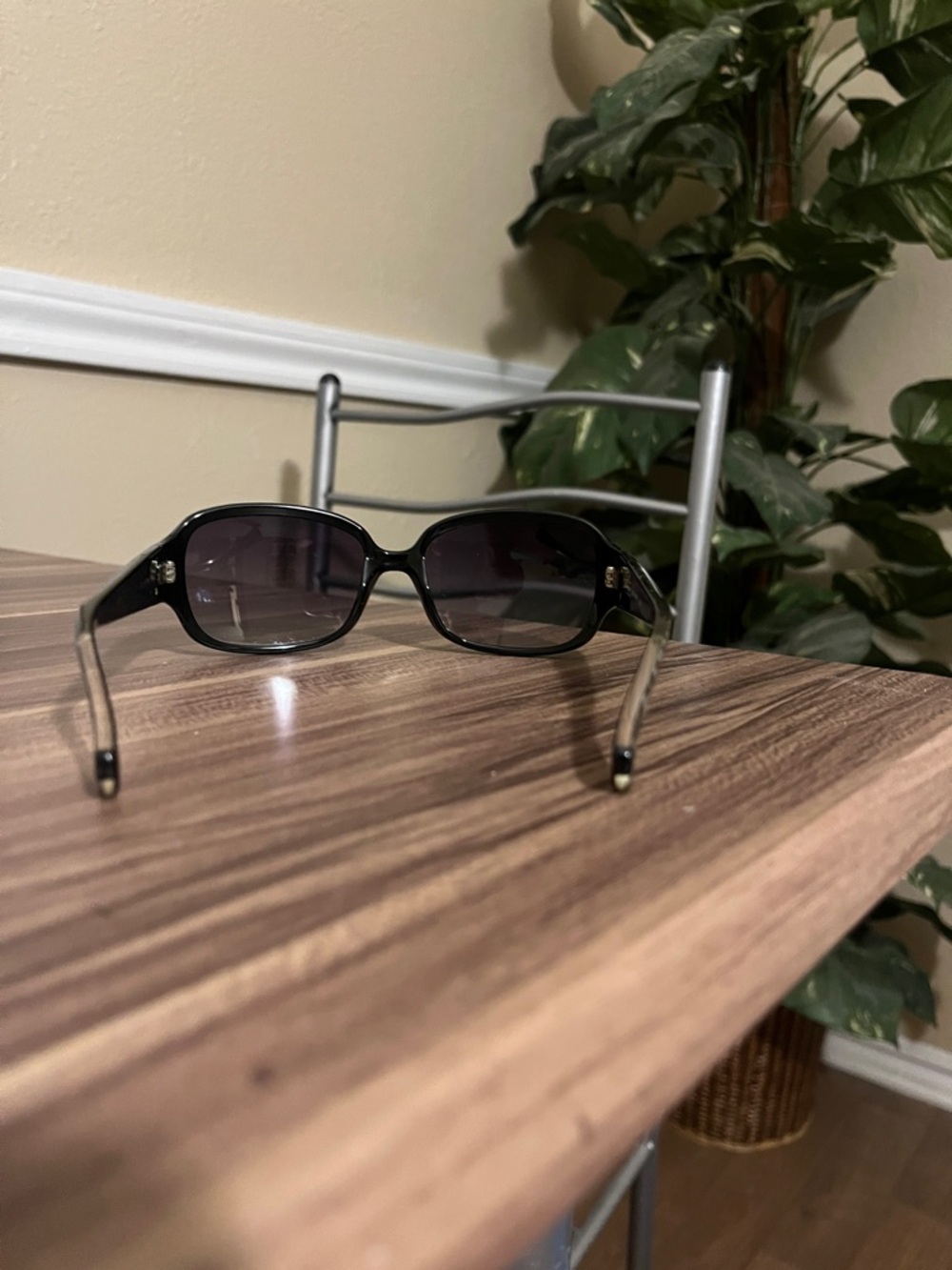 Coach Black Oversized Sunglasses - Picture 4 of 13